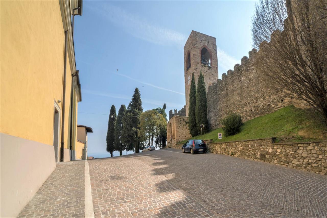 Gardappartamenti Castle Bell Moniga del Garda المظهر الخارجي الصورة