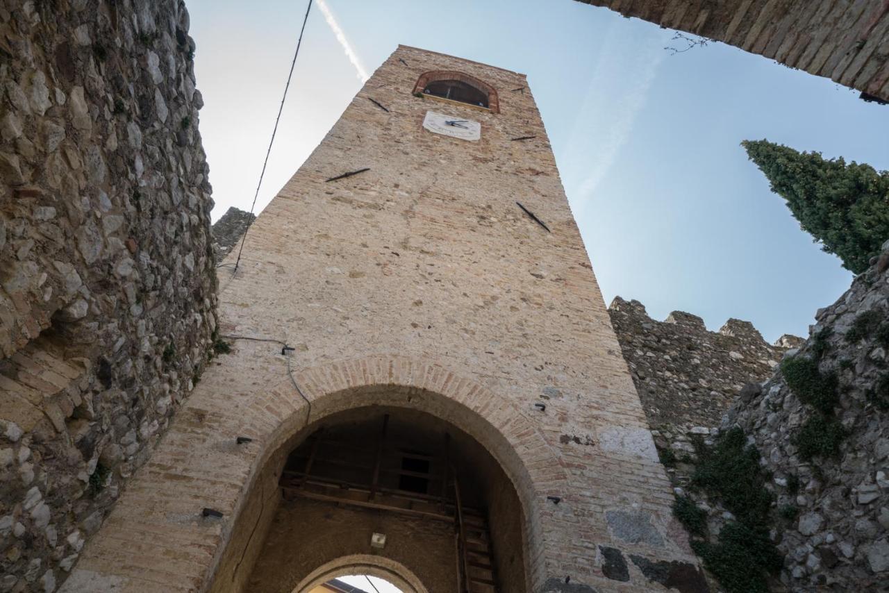 Gardappartamenti Castle Bell Moniga del Garda المظهر الخارجي الصورة