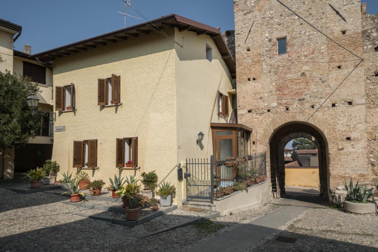 Gardappartamenti Castle Bell Moniga del Garda المظهر الخارجي الصورة